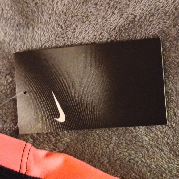 NIKE SWIM SHORTS PINK & BLACK SIZE 8-10 YEARS - Picture 3 of 5